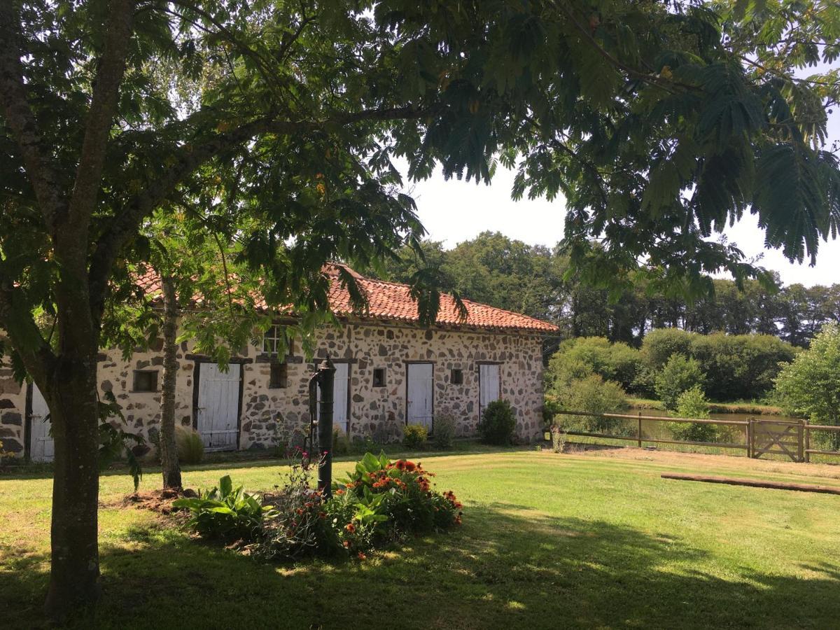 "La Maison De Villars" Au Coeur De La Nature Pressac Exteriér fotografie